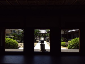 境内